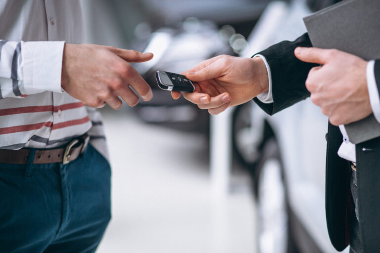 二手車買賣情境示意圖